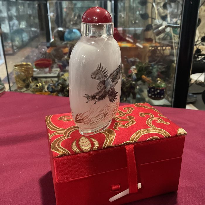 Snuff bottle oriental ,sem caixa 9 cm alt.