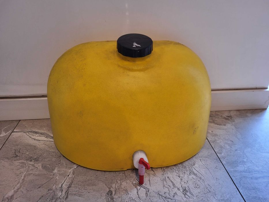 Baniak na wodę, pojemnik opryskiwacza