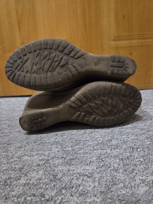 Buty ocieplone na koturnie 38