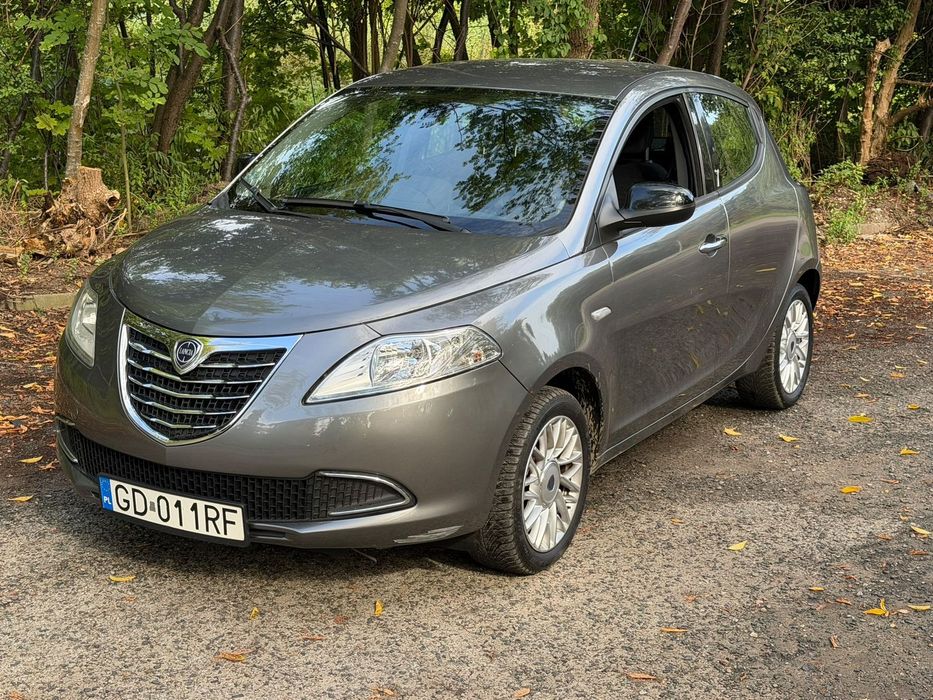 Lancia Ypsilon