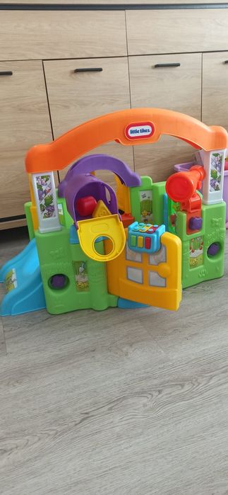 Domek little tikes