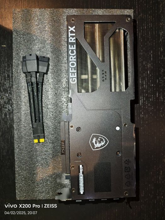 Placa gráfica NVIDIA RTX 5080 16gb GDDR7 MSI