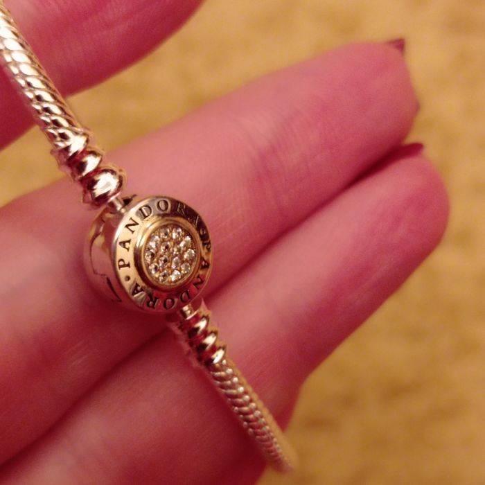 Продам браслеты.