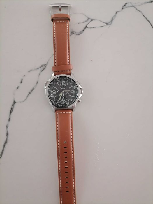 Relógio SEIKO Solar. Bracelete Nova. Excelente estado.