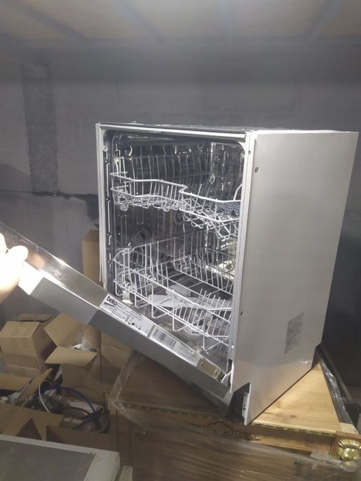 Посудомийна машина beko din34322