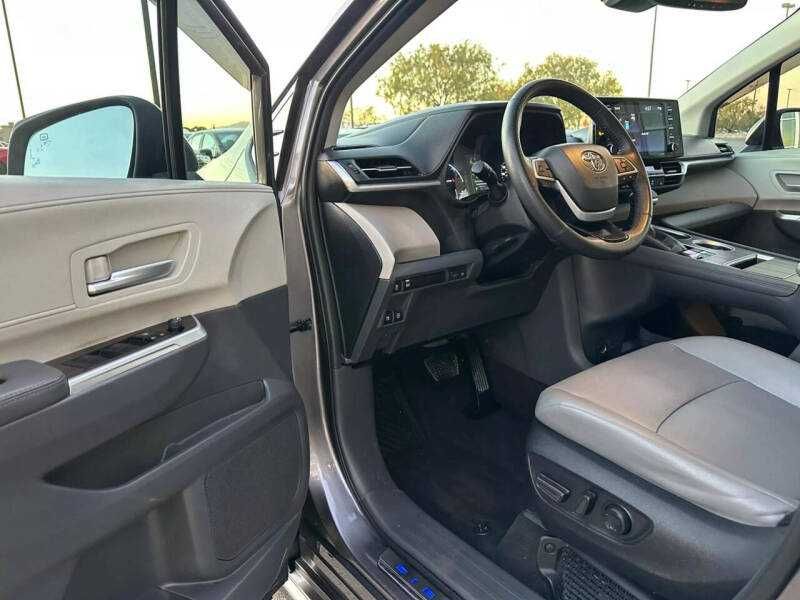 2023 Toyota Sienna