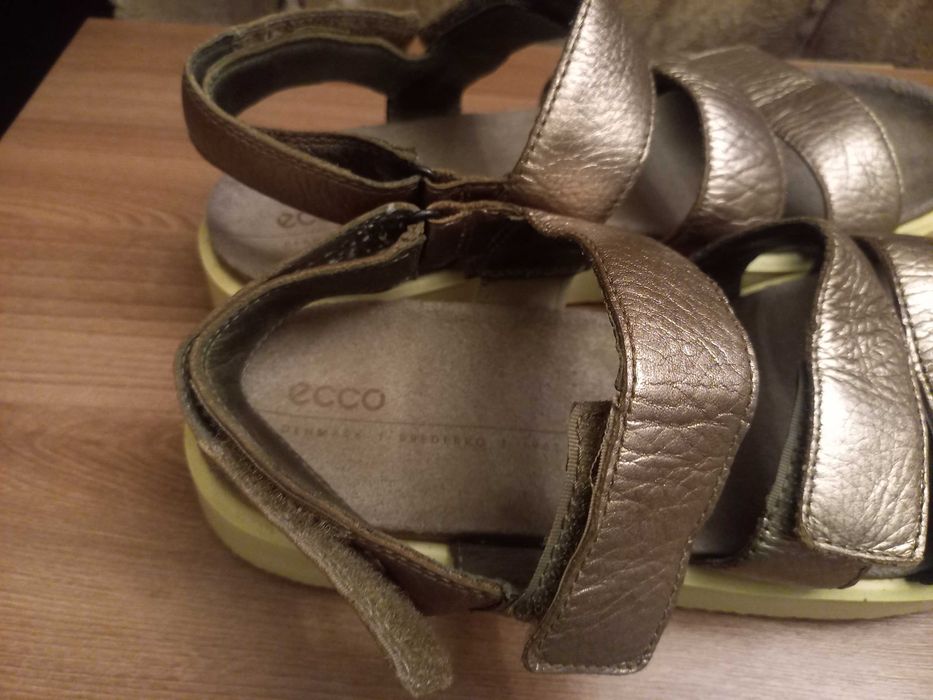 Сандалии.босоножки  ecco flowtразмер 39.