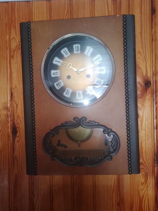 Часы Янтарь настенные