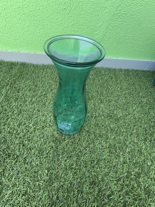 Garrafa em vidro com tampa plástica