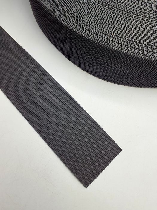 Taśma czarna plastik szer.5 cm.