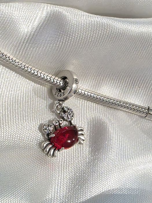 Charms srebrny do bransoletki krabik krabik z kryształkami pandora  S925