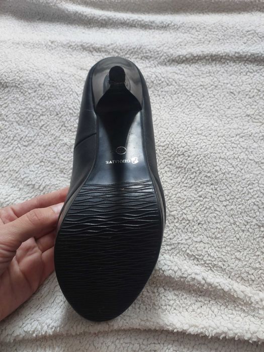 Туфлі чорні на каблуку