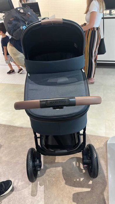 Carrinho com Alcofa MaxiCosi