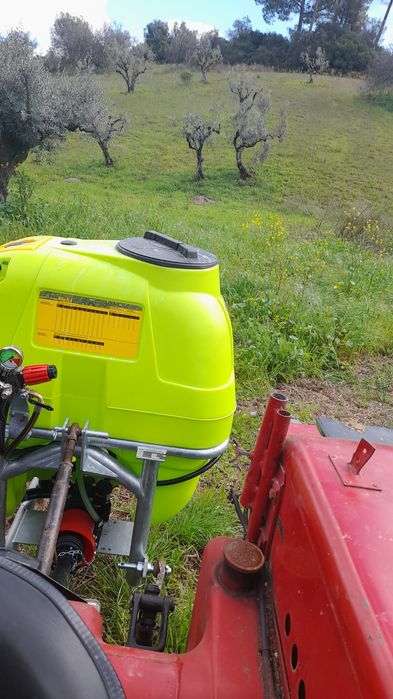 Limpeza de terrenos e serviços agrícolas