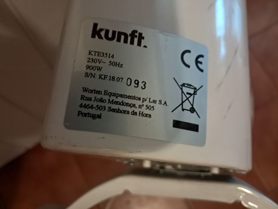 50€  Vendo Radiador parede ou aquecedor de chão