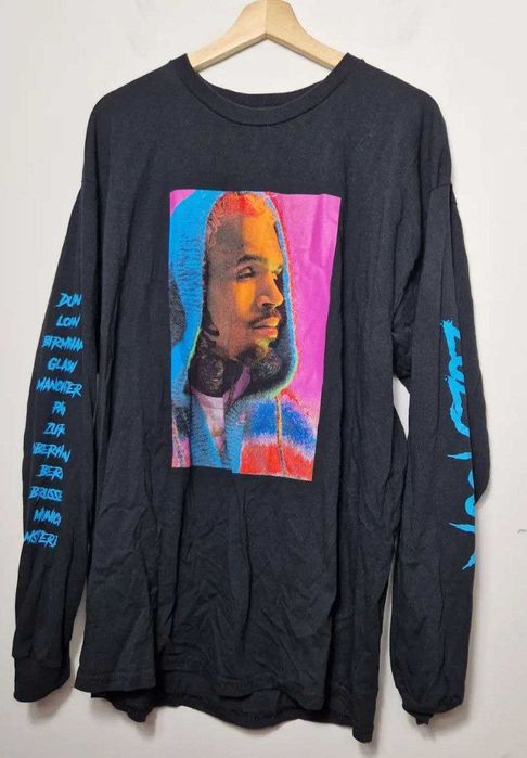 Футболка. мерч и промо-футболка тура chris brown.размер  л