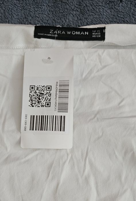 Bluzka biała, nowa Zara, spodnie czarne Sinsay, r.34