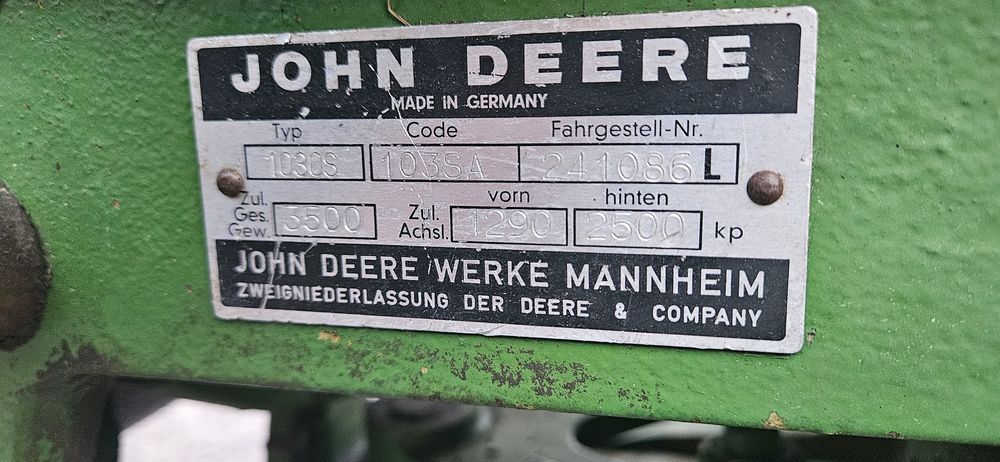 Traktor John Deere 1030