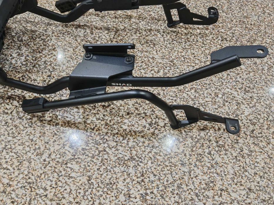 Suportes SHAD Honda CB650R (top case ou malas laterais)