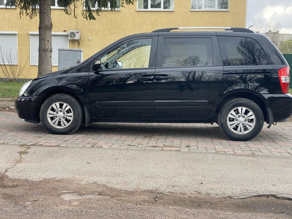 KIA Carnival 2012