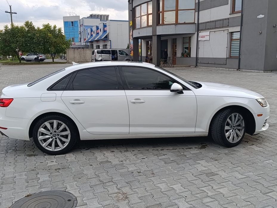 Audi A4 2017 2.0 TFSI — Идеальное состояние!