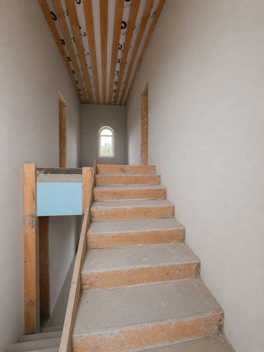 Продаж 3-поверхового будинку з підвалом. Старі Безрадичі. Ділянка 12 соток. БЕЗ комісії. Обухівський район.