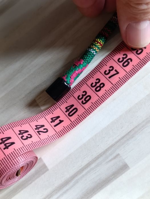 Bransoletka z materiału z zapięciem magnetycznym
