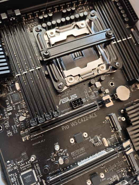 Материнська плата ASUS Pro WS C422-ACE (s2066, Intel C422, PCI-Ex16)