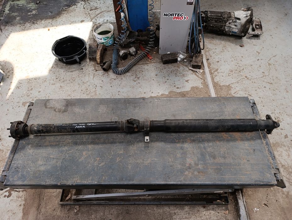 BMW E60 3.0d 235km wał napędowy Manual