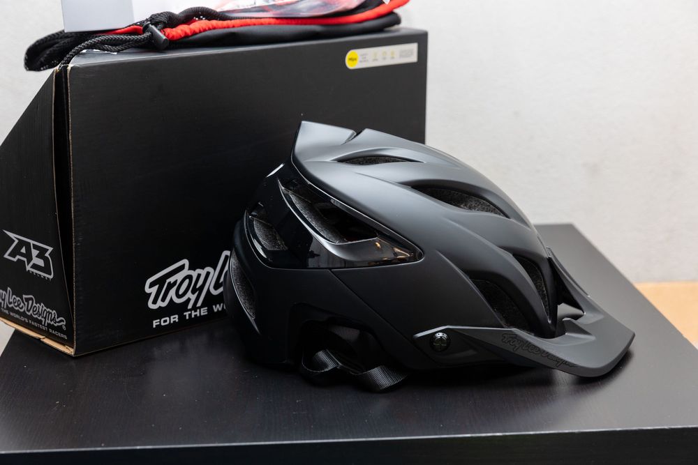 kask Troy Lee Designs A3 Uno Black M/L TLD MIPS