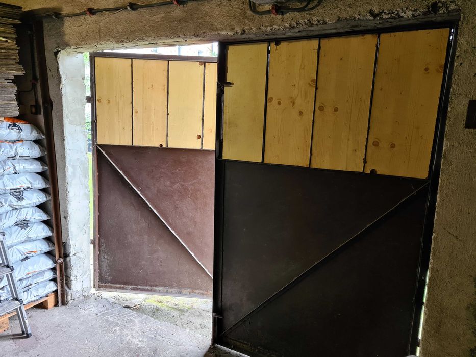 Drzwi stalowe garażowe dwuskrzydłowe