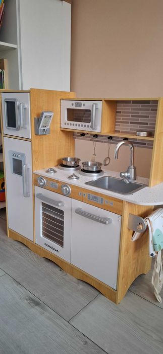 Duza kuchnia drewniana