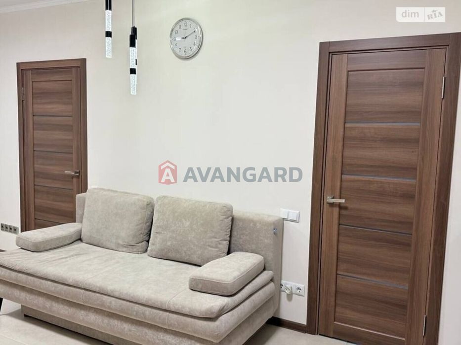 Продам чудовий будинок на Кореї