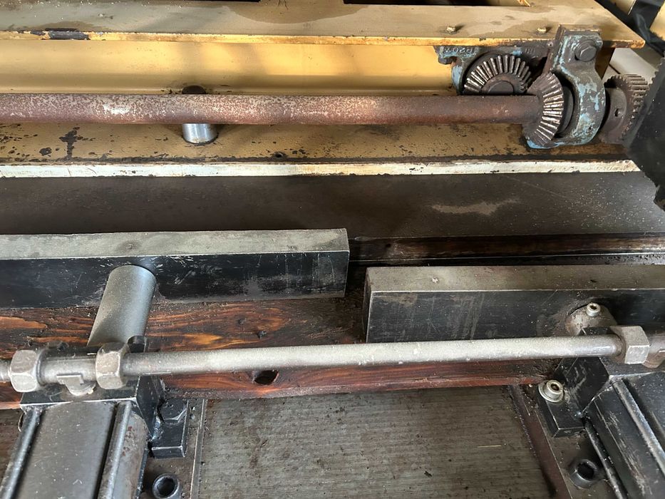 Prasa na gorąco z dociskiem bocznym Metau Impianti - włoska