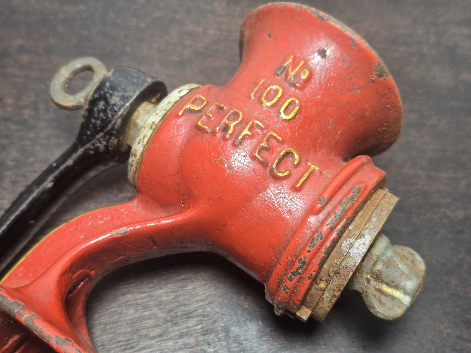 moedor de carne manual antigo da marca Husqvarna