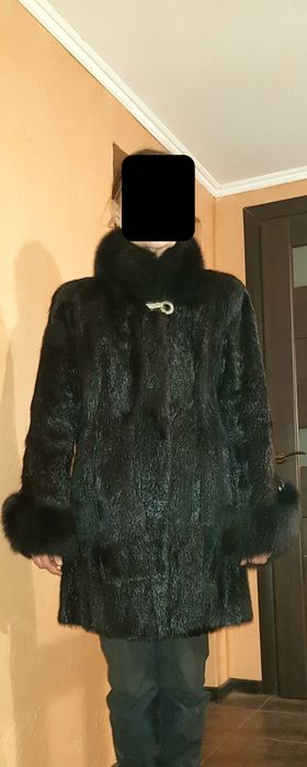Шуба з нутрії, воротник із кролика
