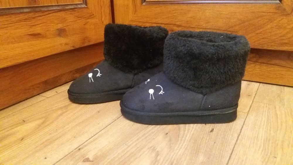 Buty zimowe typu EMU r. 27/28 czarne kotek
