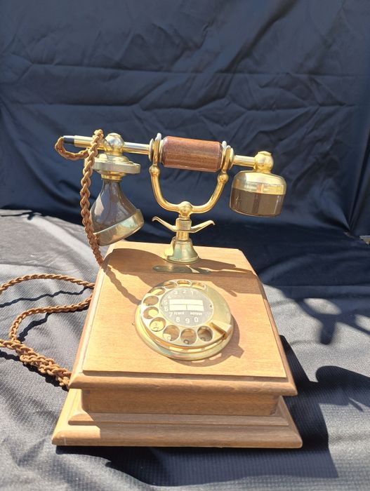 Stary aparat telefoniczny