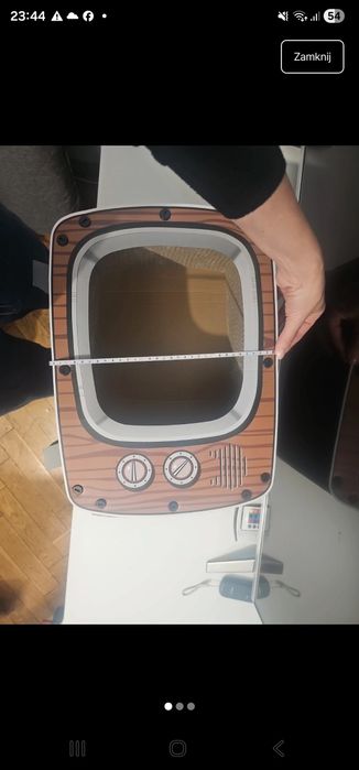 Domek dla kota telewizor