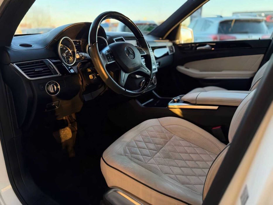 Mercedes-Benz GL-Class GL 550 4MATIC      2015