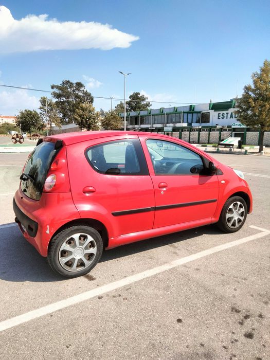 Peugeot 107 1.0 5 Portas - 2006 - 178.000 km