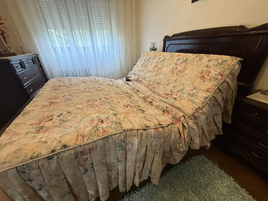 Mobília de quarto completa com cama de casal articulada