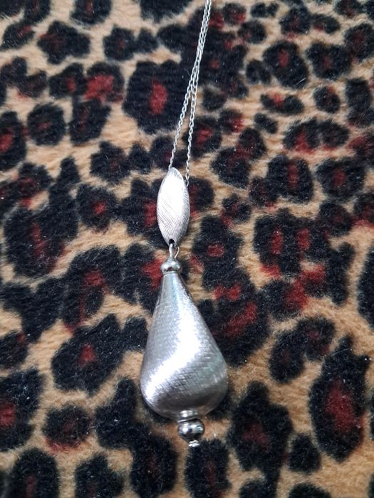 Підвіска-кулон Sarah Coventry Silver Tone 60-х років з атласним сяйво