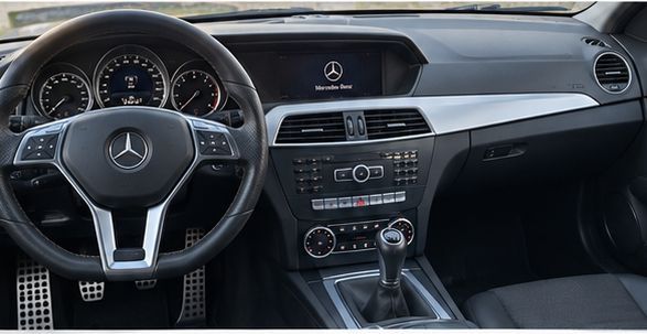 Mercedes c220 Biturbo Avantgard 2012 Manual