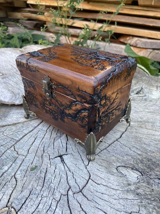 Дерев'яні скриньки ручної роботи