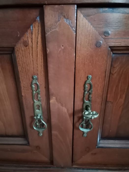 Móvel de Sala com Portas e Gaveta