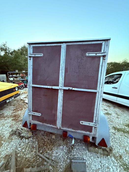 Atrelado 2 eixos 1,60m x 1,50m