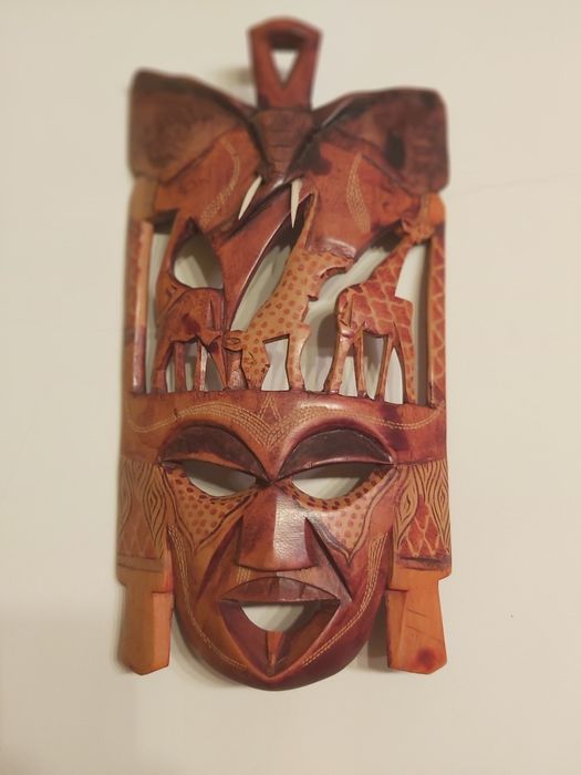 Máscaras em artesanato africano