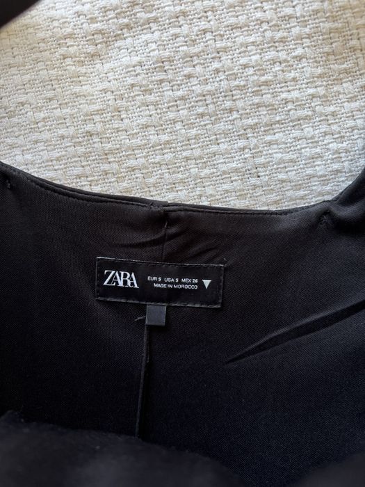 Чорна сукня Zara