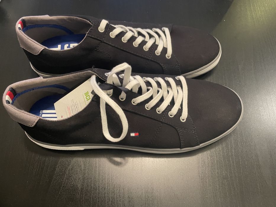 Nowe czarne trampki rozm. 42 Tommy Hilfiger 26,5 cm